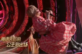 与王菲齐名，和梅艳芳争奖，57岁陈慧娴首录综艺被主持人公主抱图片