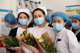 女护士处理男患者隐私部位时，会尴尬吗？告诉你实情！图片