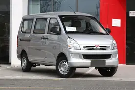 五菱荣光最高降0.19万，侧滑门，2/5/7座都有，搭载1.2L/1.5L动力图片