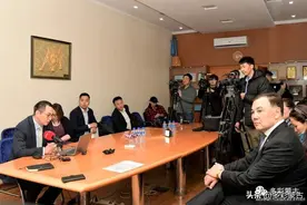 蒙古议员视察煤炭交易所：拍卖煤炭后蒙古动力煤价格增长7.5倍图片