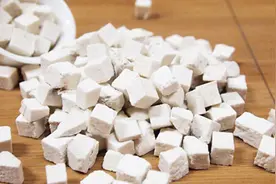 茯苓不等于土茯苓,合理利用功效加倍图片