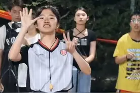 又美又飒的女裁判员，快来看看你最中意谁图片