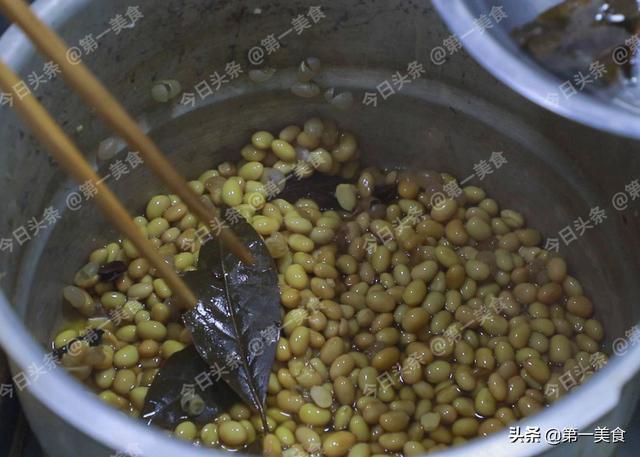 爱吃黄豆酱不用买，2种老配方教会你，不晒不发酵，夹馍吃真香