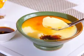 蒸鸡蛋羹，用热水还是凉水？大厨分享3个窍门，鲜香嫩滑如布丁图片