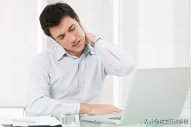 颈椎曲度变直怎么办？这位病人只做了2件事，一年后恢复正常图片
