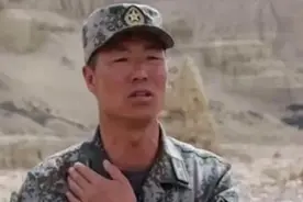 英雄团长祁发宝近况：头颅模型有明显缺损，额角伤疤明显令人痛惜图片