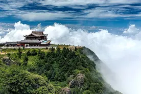 到了峨眉山不上山能干什么，有多少人认真游览过这三座寺庙？图片