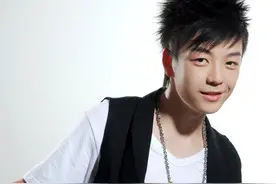 07届快男再就业：张远变婚庆歌手，苏醒成首富，陆虎才是最大赢家图片