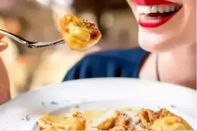 你知道吗？常吃“5种”食物，会让人变得越来越笨，别给孩子吃！图片
