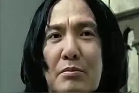 穷到靠中国人“水滴筹”，却逆袭成豆瓣9分神剧，网友：笑到喷饭图片