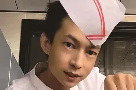 遇见机会要抓住 刀下功夫不停练，厨师长拍视频秀刀工，火了！图片