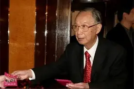 大儿子沉迷美色无心家业，二儿子败光400亿，一世英名被后代毁掉图片
