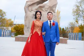 35岁农村小伙靠养鸡成副总：曾睡过鸡舍，如今娶外国媳妇儿女双全图片