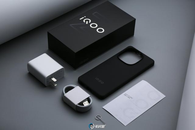 国补1869元起的天玑9400+，iQOO Z10 Turbo+评测：8000mAh电池！