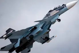 歼16服役300架，美军更担心，歼16D大规模量产甚至能够猎杀F35图片