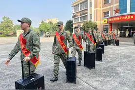 普陀区举行2023年秋季新兵入伍送兵仪式图片