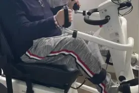 膝盖反复疼了2年……最后，在社区医院找到法子治啦！图片