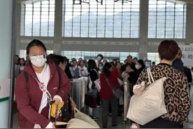 郑渝高铁“五一”旅客上座率将达98%以上 沿线景区火爆图片