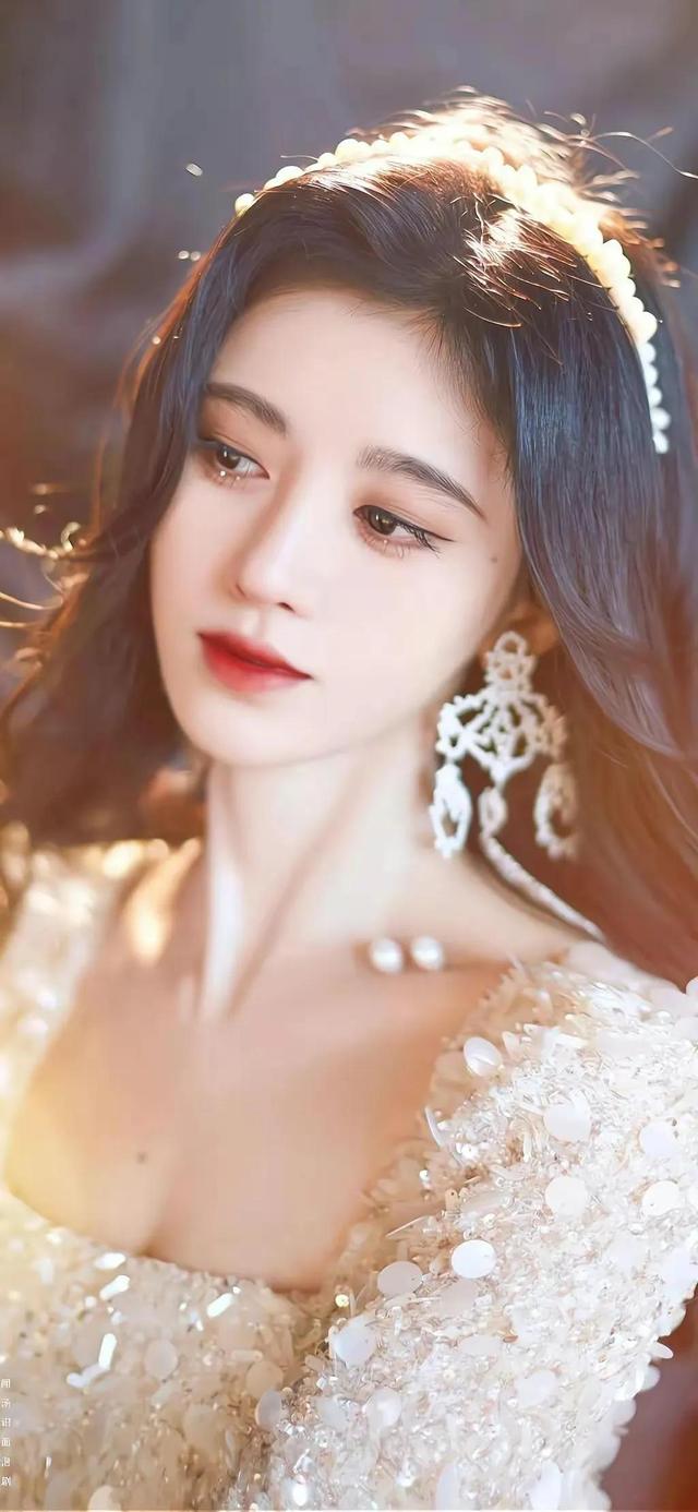 美到极致的10位大美女明星,现在依然美到惊艳,你最喜欢哪一位?