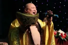 长相酷似“弥勒佛”：成网红后，富婆花高价请回家，如今已被抛弃图片