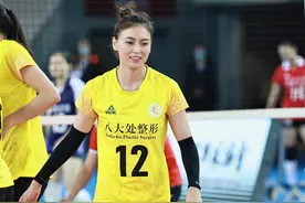 大爆发！中国女排新秀主攻三场比赛狂轰111分，引国际排联关注图片