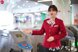 无锡地铁超甜小姐姐火出圈，曾经还组过乐队图片