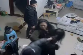 没天理！哥哥偷窥妹妹隐私遭埋怨，父亲反暴打猛踹她：开车撞死你图片