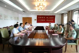 毛健率队开展拥军走访活动图片