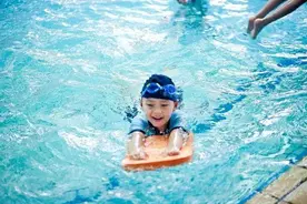 10岁男孩上游泳课感染HPV！带娃玩水，要小心这些“泳池刺客”图片