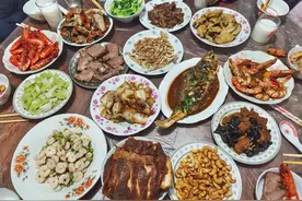 年夜饭明星们怎么吃？张艺兴的接地气，姚晨的有点奢侈，差别不小图片