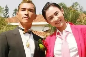 哪有什么一碗水端平，连基因都是偏心的，看看这些明星的兄弟姐妹图片