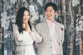 05超女纪敏佳，唱功好、存在感低，嫁人生子后住豪宅、开11米豪车图片