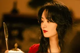 这复古穿搭居然这么好看？太适合明艳美人了！图片