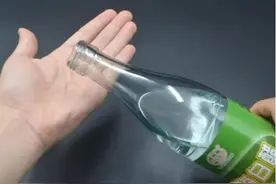 把白醋倒在手心搓一搓，想不到效果这么厉害，看完涨知识了！图片