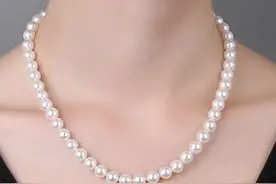 戴珍珠项链好处原来这么多 现在知道还不晚图片