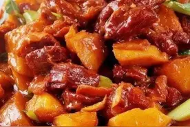 土豆烧牛肉的家常做法，香味浓郁，牛肉软烂不塞牙，瞬间就吃完图片