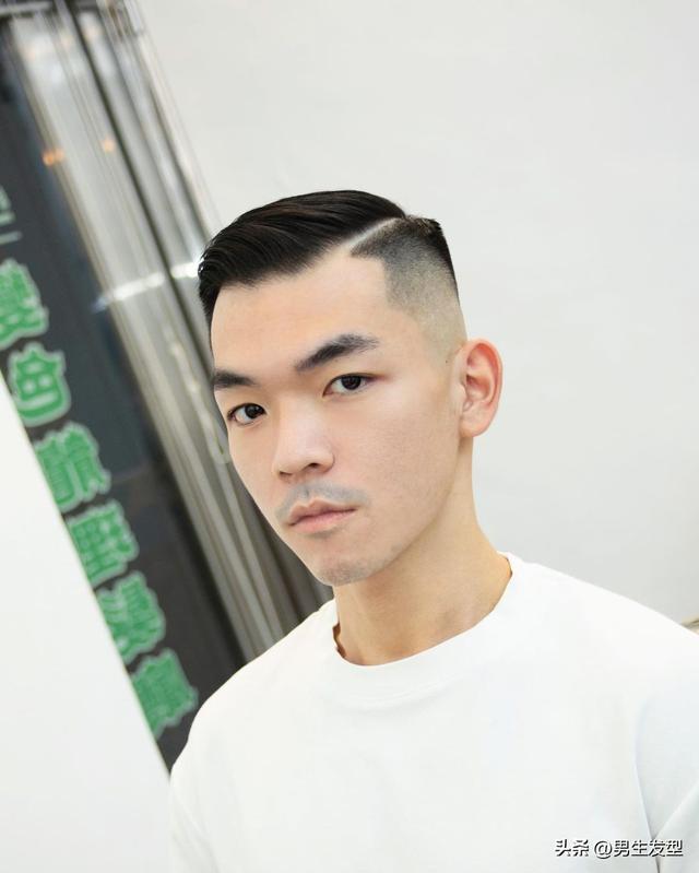 男生别乱剪发型了,今夏就剪这6款,潮流帅气有魅力