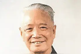 张震：74岁授上将，78岁请求退休被邓公拒绝，四个儿子都成为将军图片