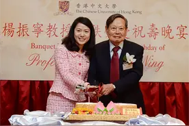 杨振宁今年大赞翁帆，这对不被看好的“爷孙恋”，打脸了多少人图片