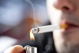 长期吸烟的人，若突然把烟戒掉，到底好还是不好？医生说出实情图片