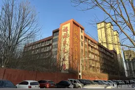 体罚、严苛管理和办学版图扩张：被一条网帖“席卷”的衡水二中图片