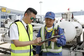 三年来最火的暑运，机长、乘务长上班都忙些什么？图片