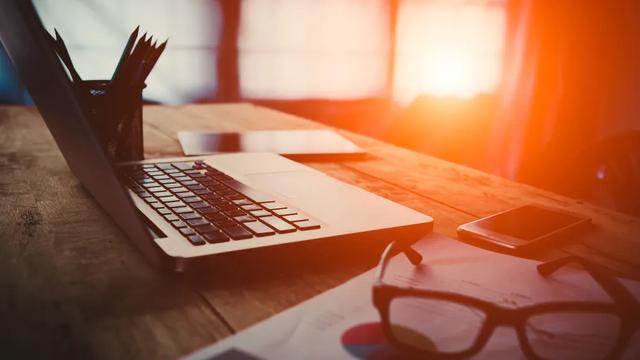 fb广告优化师招聘（年薪至少30万这些岗位很香却一人难求）