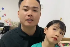 2016年安徽女孩患基因病，颜值逆天却不能自理，网友：老天嫉妒她图片