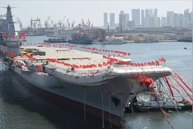 “山东”舰出击首次进入太平洋，网友振奋：中国双航母时代来了！图片