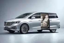 夏季高温，车内别放这些东西，太危险图片