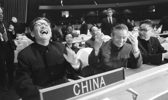 1983年乔冠华病逝，章含之对葬礼安排提出三点要求，中央：同意