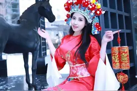 不好意思我是财神爷图片