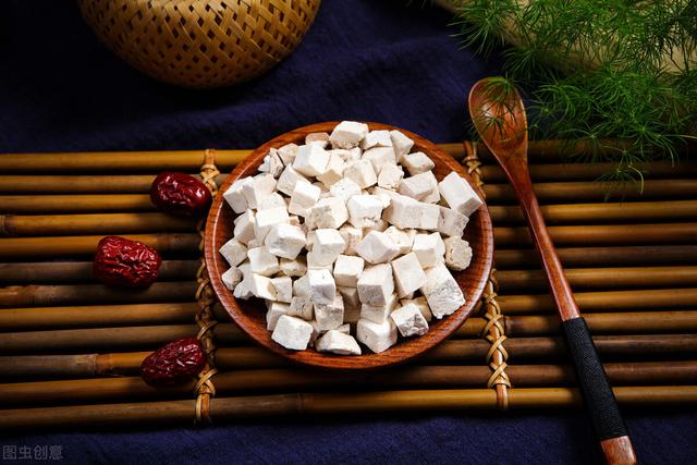 土茯苓的功效与作用及禁忌症(除湿三杰茯苓) | 欣兴红叶食谱网