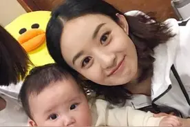 赵丽颖搞事业上是个高手，但她在抚养孩子中有你想象不到的昏庸。图片